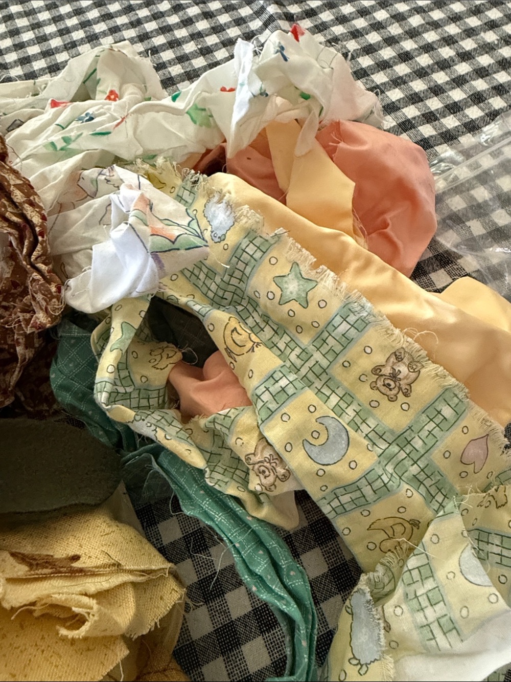 Mixed Fabric Scraps Bundle - Multi-Color Craft Pack - Picture 5 of 5